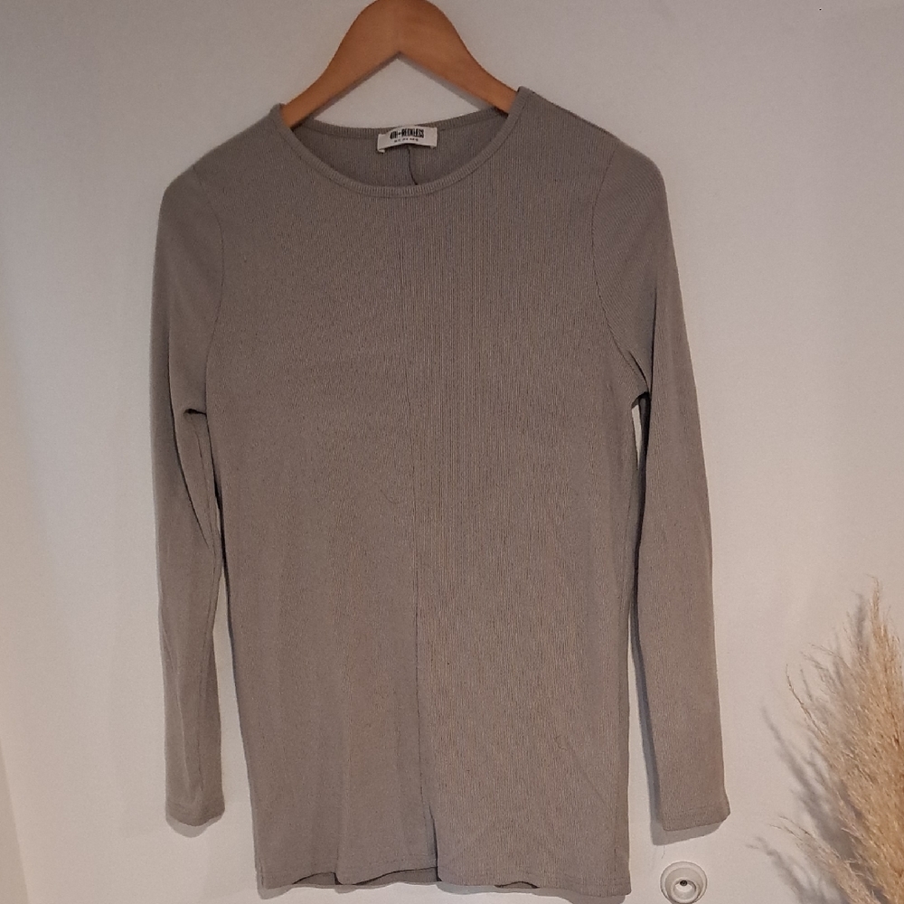 4th Reckless Gray Long Sleeve Top Size Medium B107